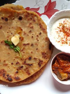 আলুর পরোটা (Aloo Paratha Recipe In Bengali) রেসিপির প্রধান ছবি