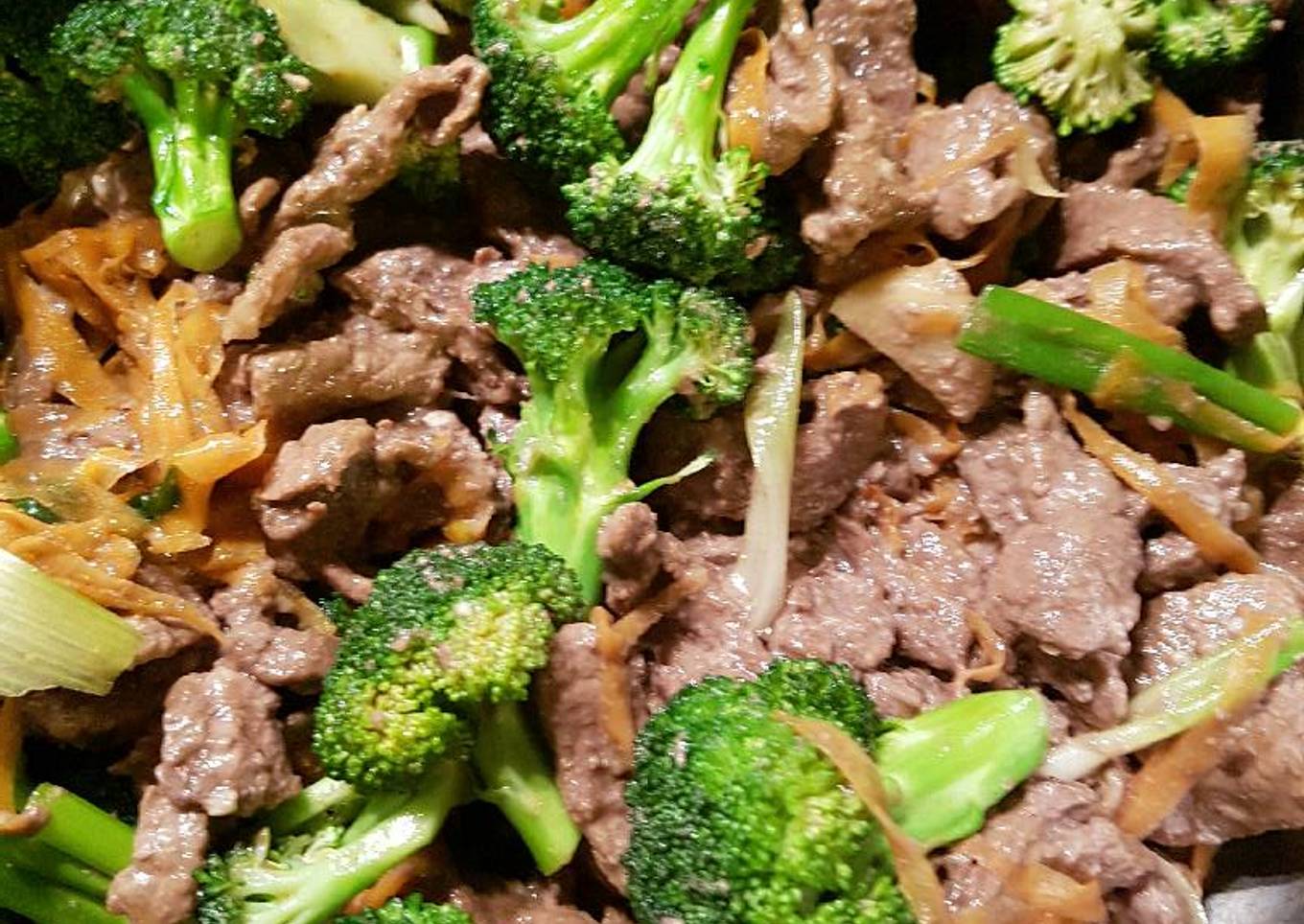 Comida china (Carne de res con brócoli)