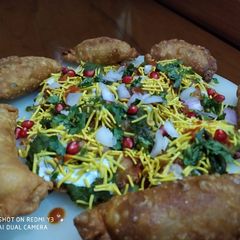 A picture of Ghughra chaat.