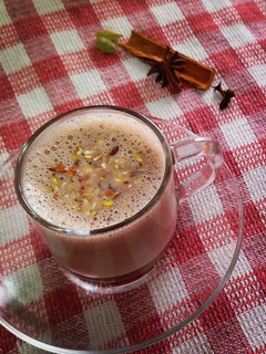 காஷ்மீர் - பிங்க் டீ -(Noon Chai recipe in tamil) செய்முறை முக்கிய புகைப்படம்