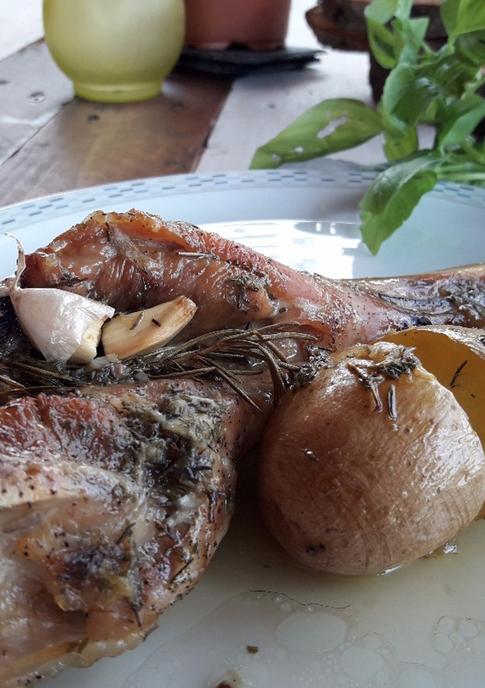 Una foto de Pierna de cabrito al horno