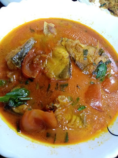 রুই মাছ আর টমেটো মাখা ঝোলে রেসিপির প্রধান ছবি