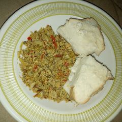 A picture of Scrambled egg n bread.