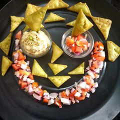 A picture of Spinach Nachos.