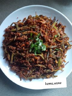 भेंडीची चटकदार भाजी (Bhendichi Bhaji Recipe In Marathi) रेसिपी चे मुख्य फोटो