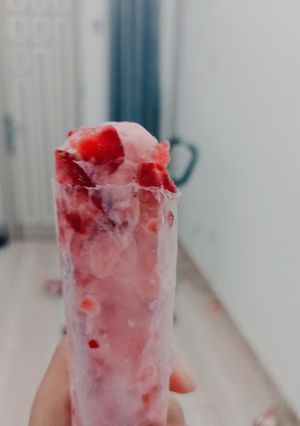 Foto resep Es strawberry / ice strawberry kesukaan anak