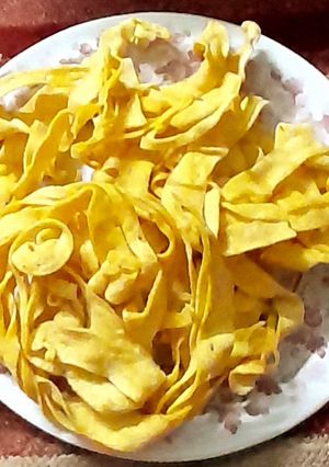 बेसन की पापड़ी (besan ki papdi recipe in Hindi) रेसिपी मुख्य फोटो