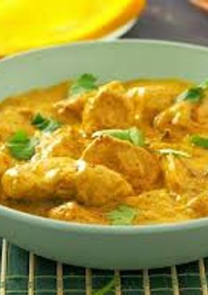 A picture of Fruity chicken curry.