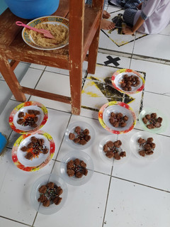 Foto resep Bola Bola Coklat Ala Anak SD Cukup 3 Bahan