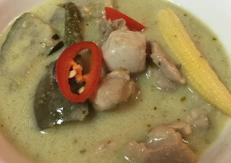 The BEST of Thai chicken green curry