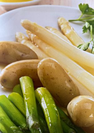 Zdjęcie przepisu Szparagi z ziemniakami (Książka Thermomix).