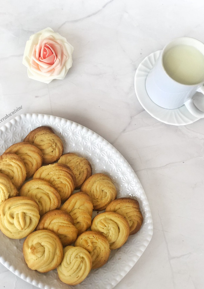 A picture of Butter cookies.
