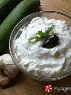 A picture of Tzatziki.