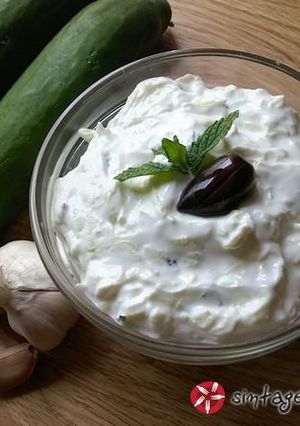 A picture of Tzatziki.