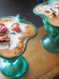 Una foto de Copa de higos con leche y canela
