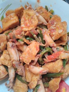 Foto resep Tumis cumi asin tahu cabe ijo