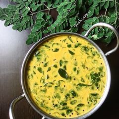 A picture of MURINGAYILA(DRUMSTICK LEAVES) MULAKUSHYAM(CURRY).