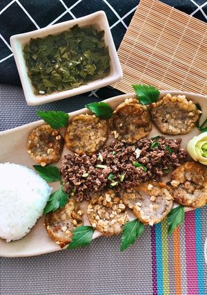 Hình của món Bồ câu xúc cà tím chiên giòn yến mạch.