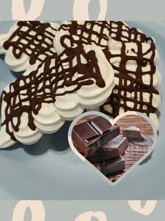 Une photo de Meringues et chocolat 🍫
