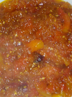 A picture of Tomato & gajar ki mithi chutney.