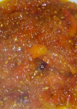 A picture of Tomato & gajar ki mithi chutney.
