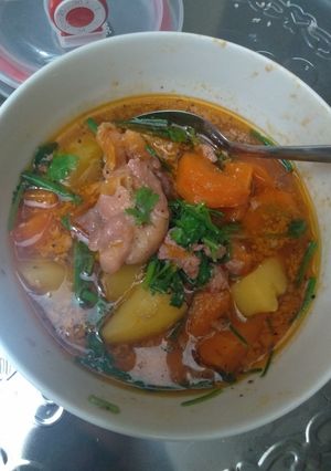 Hình của món Gà Hầm kiểu lagu.