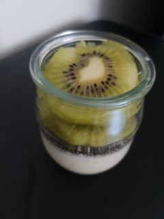 Una foto de Kiwi con chía