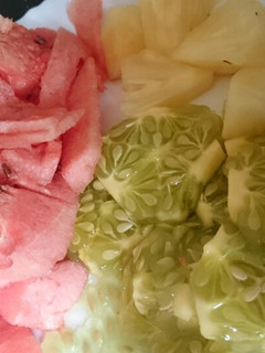 A picture of Fruits platter.
