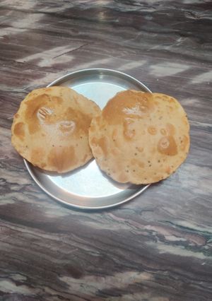 अजवान की पूरी(ajwain ki puri recipe in hindi) रेसिपी मुख्य फोटो