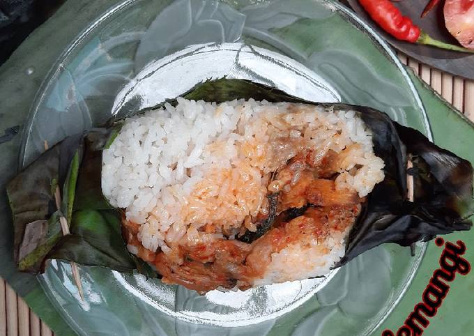 Nasi Bakar Ayam Suwir Kemangi