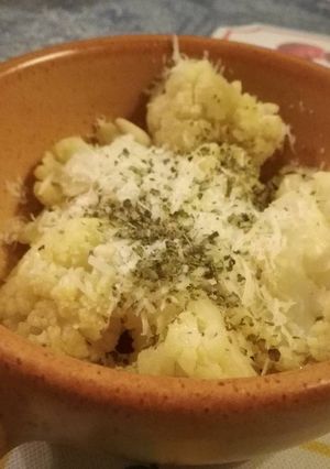 Foto di Cavolfiore con pinoli e grana padano