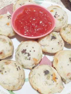 वेज मिक्स सूजी के अप्पे (Veg mix suji ke appe recipe in hindi) रेसिपी मुख्य फोटो
