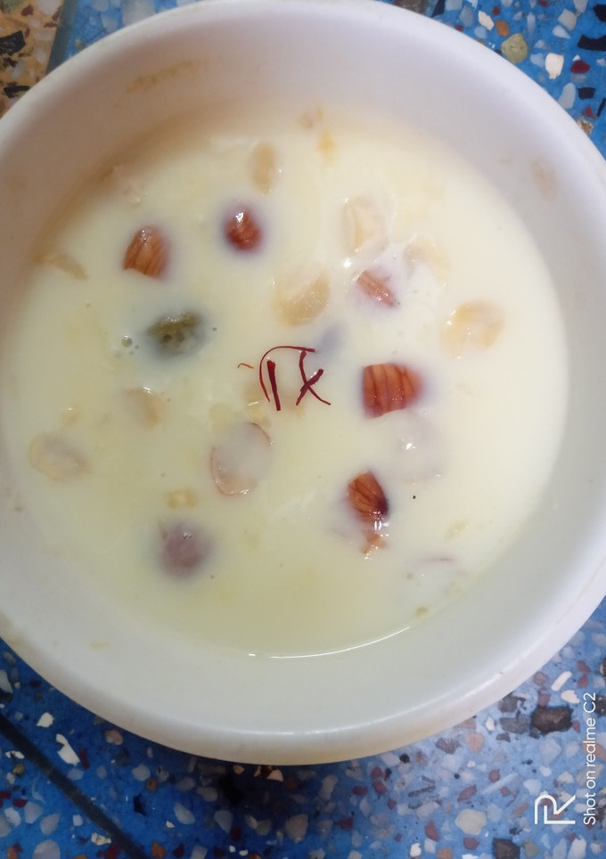 चावल की खीर (chawal ki kheer recipe in Hindi) रेसिपी मुख्य फोटो