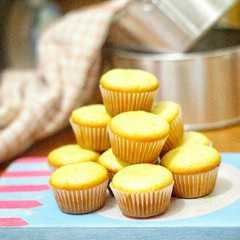 A picture of Basic vanilla cupcake (NO MIXER) 2 hari masih empuk enak bgt.