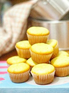 Foto resep Basic vanilla cupcake (NO MIXER) 2 hari masih empuk enak bgt