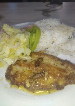 Una foto de Filete de pescado en salsa de limón