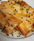 Queso feta frito en masa filo y miel 🍯