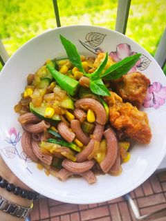 Hình của món Nui xào gà giòn Eat clean.
