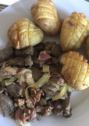 A picture of Liver, Bacon and Onions.