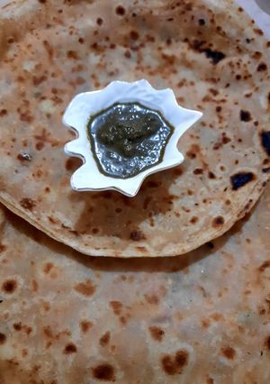 A picture of Aloo ky Parathay.