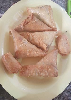 صورة لوصفة سمبوسة بالجبنه البيضاء والزعتر😋😋