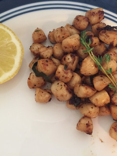 A picture of Lemon herb grilled baby scallops.