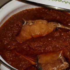 A picture of Tin tomatoes stew.