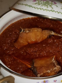 A picture of Tin tomatoes stew.