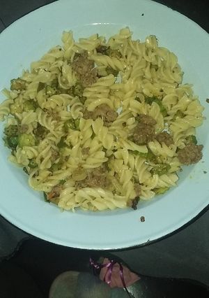A picture of Buttered fusilli with okra and grounded beef.