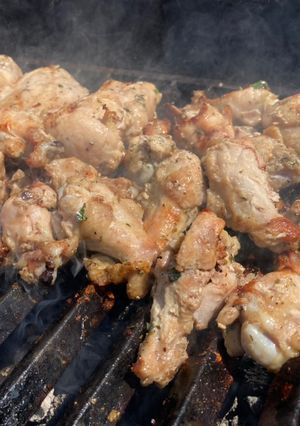 Una foto de Chimichurri para el pollito a la parrilla (crocante y dorado) 🍗