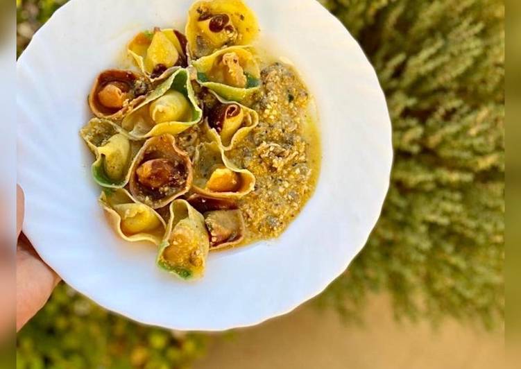 Sombreri al pesto di fiori di zucca e vongole