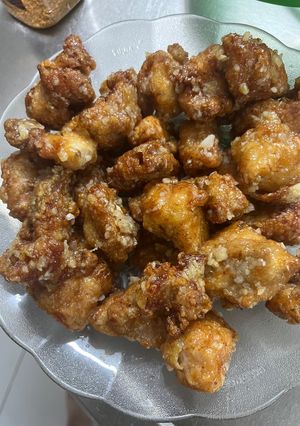 Hình của món Gà chiên bơ tỏi.