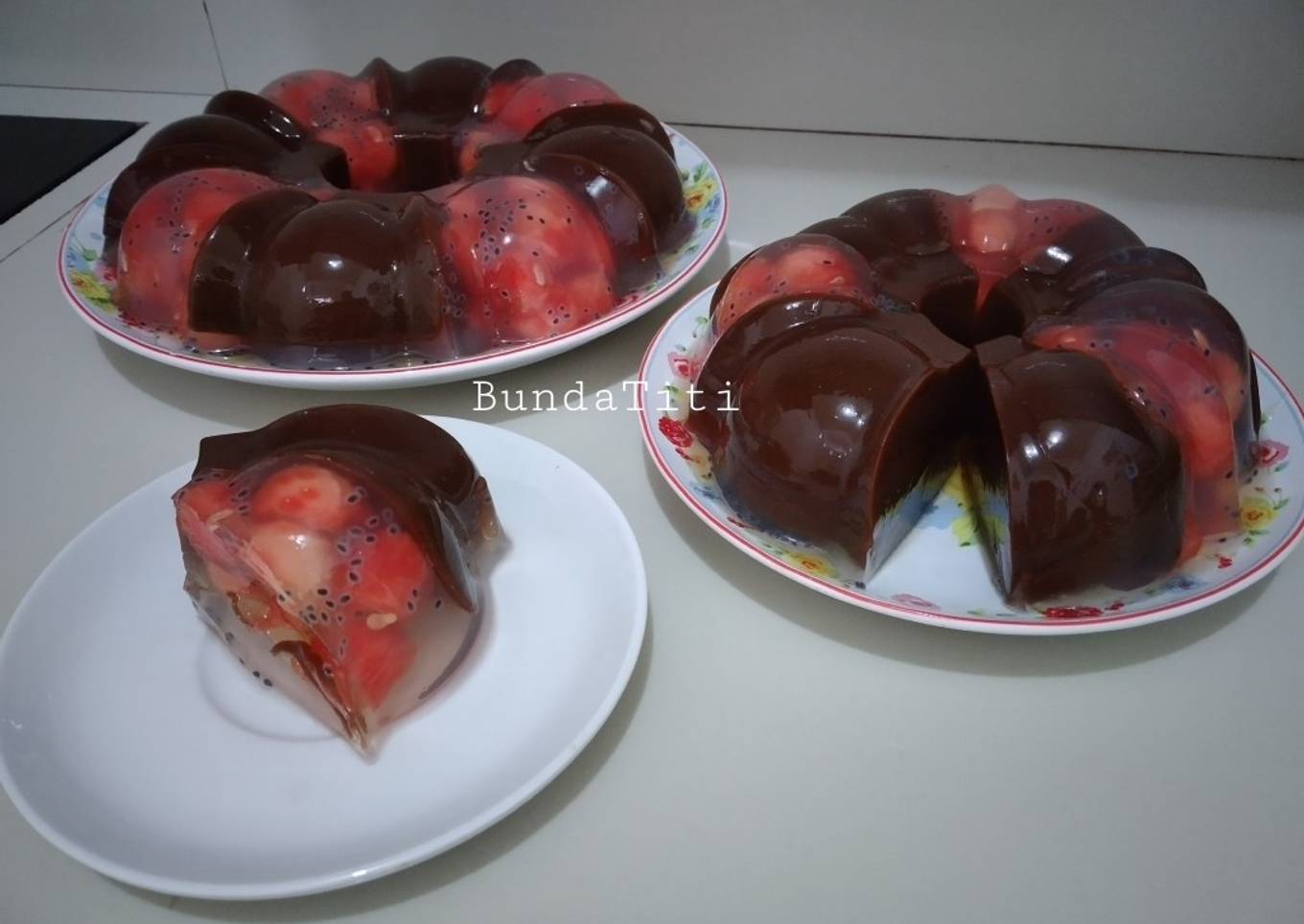 444.Puding Cokelat mix Buah