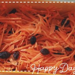 A picture of Sugar-free.A Japanese-style carrot salad made with "Amazake".